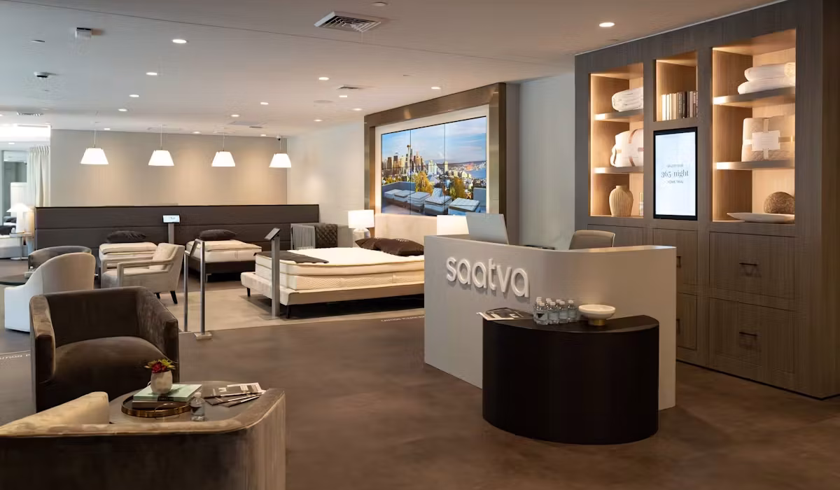 e417703a 5975 4e68 b0b5 5d5c0cedef11 WebFormatJPEG SaatvaSeattleViewingRoom EntranceDeskandCSRDesk